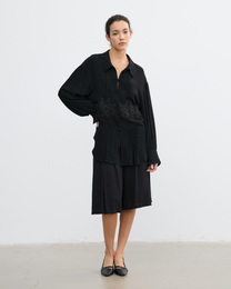 VINTAGE LACE FITTED-WAIST SHIRT