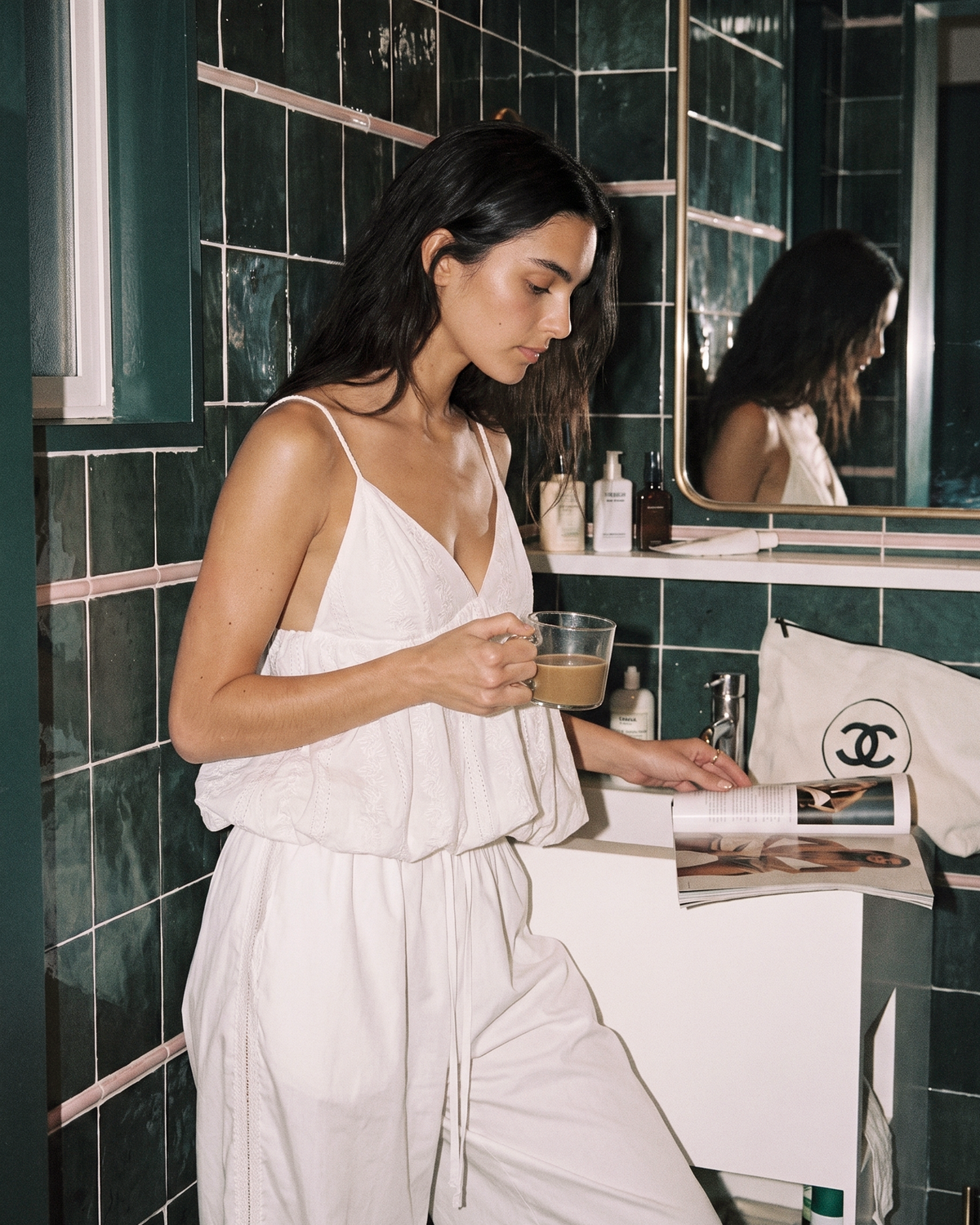 EMBROIDERED BUBBLE TIE-STRAP CAMI
