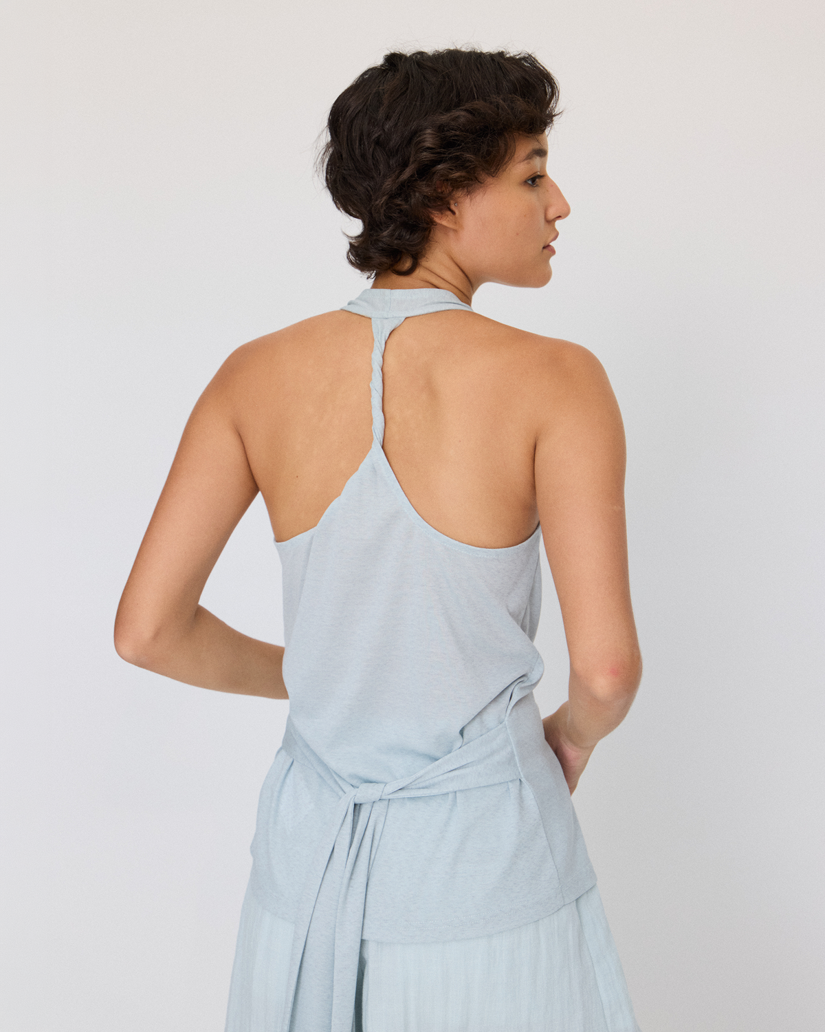 TWIST-BACK BUTTON-FRONT TANK TOP