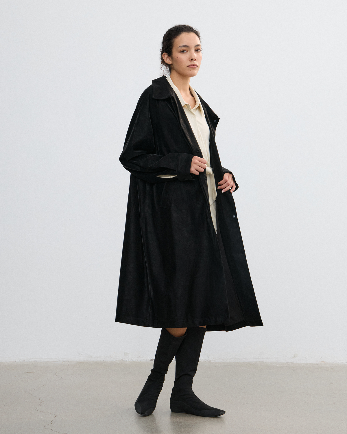 BACK PLEATED FAUX LEATHER COAT