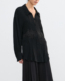 VINTAGE LACE FITTED-WAIST SHIRT