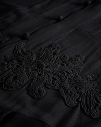 VINTAGE LACE FITTED-WAIST SHIRT