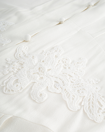 VINTAGE LACE FITTED-WAIST SHIRT