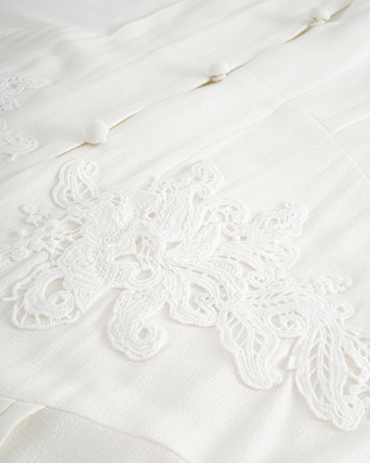 VINTAGE LACE FITTED-WAIST SHIRT