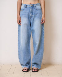 RELAX PLEATED JEANS
