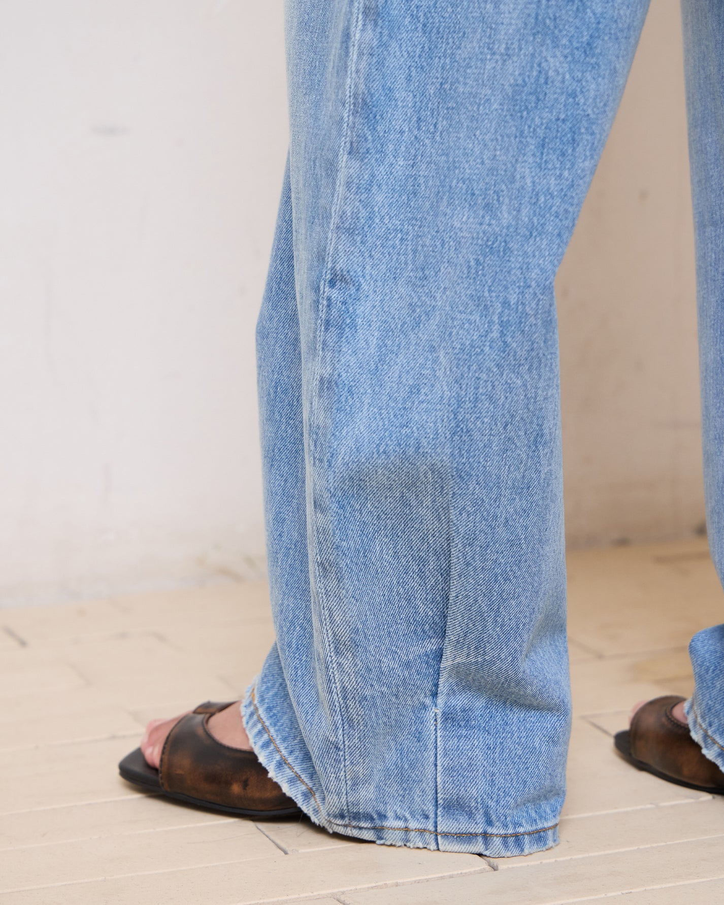 RELAX PLEATED JEANS