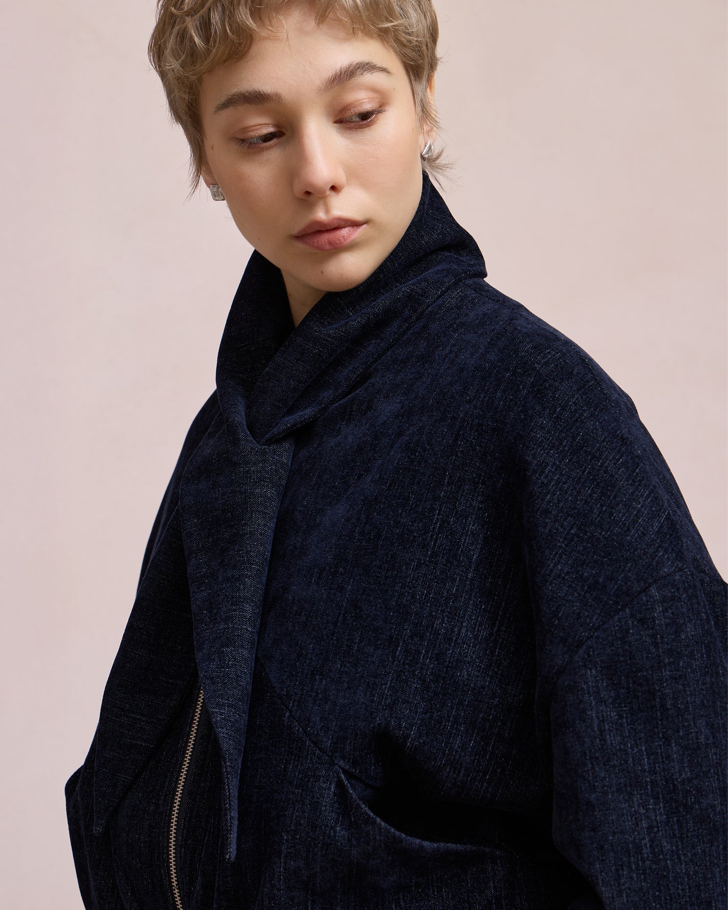 TIE-NECK PADDED JACKET