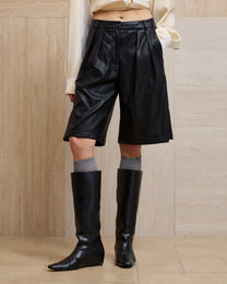 PLEATED FAUX LEATHER SHORTS