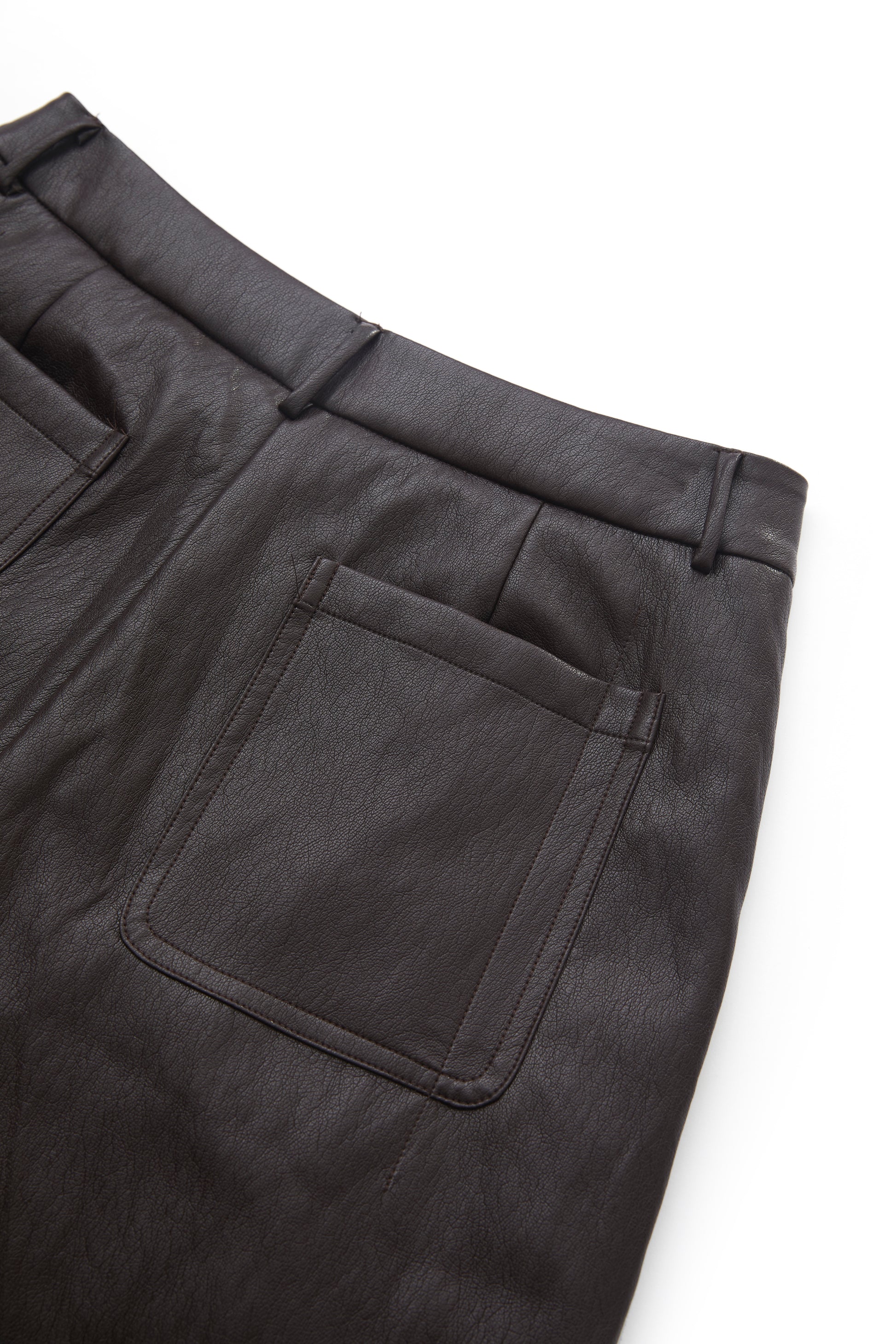 PLEATED FAUX LEATHER SHORTS