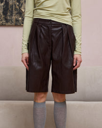 PLEATED FAUX LEATHER SHORTS