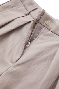 PLEATED FAUX LEATHER SHORTS