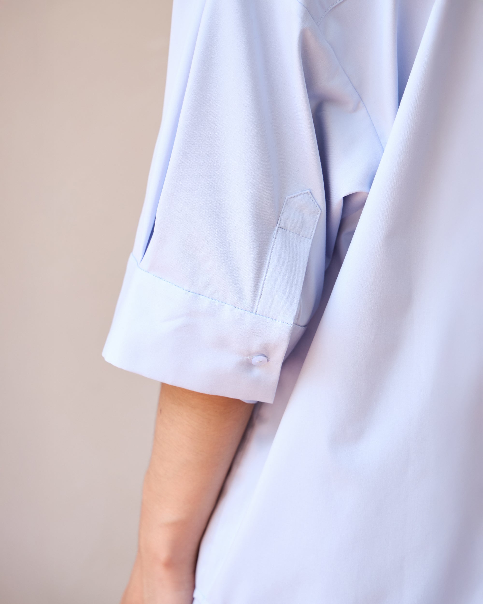 SHAPED ELBOW SLEEVE SHIRT