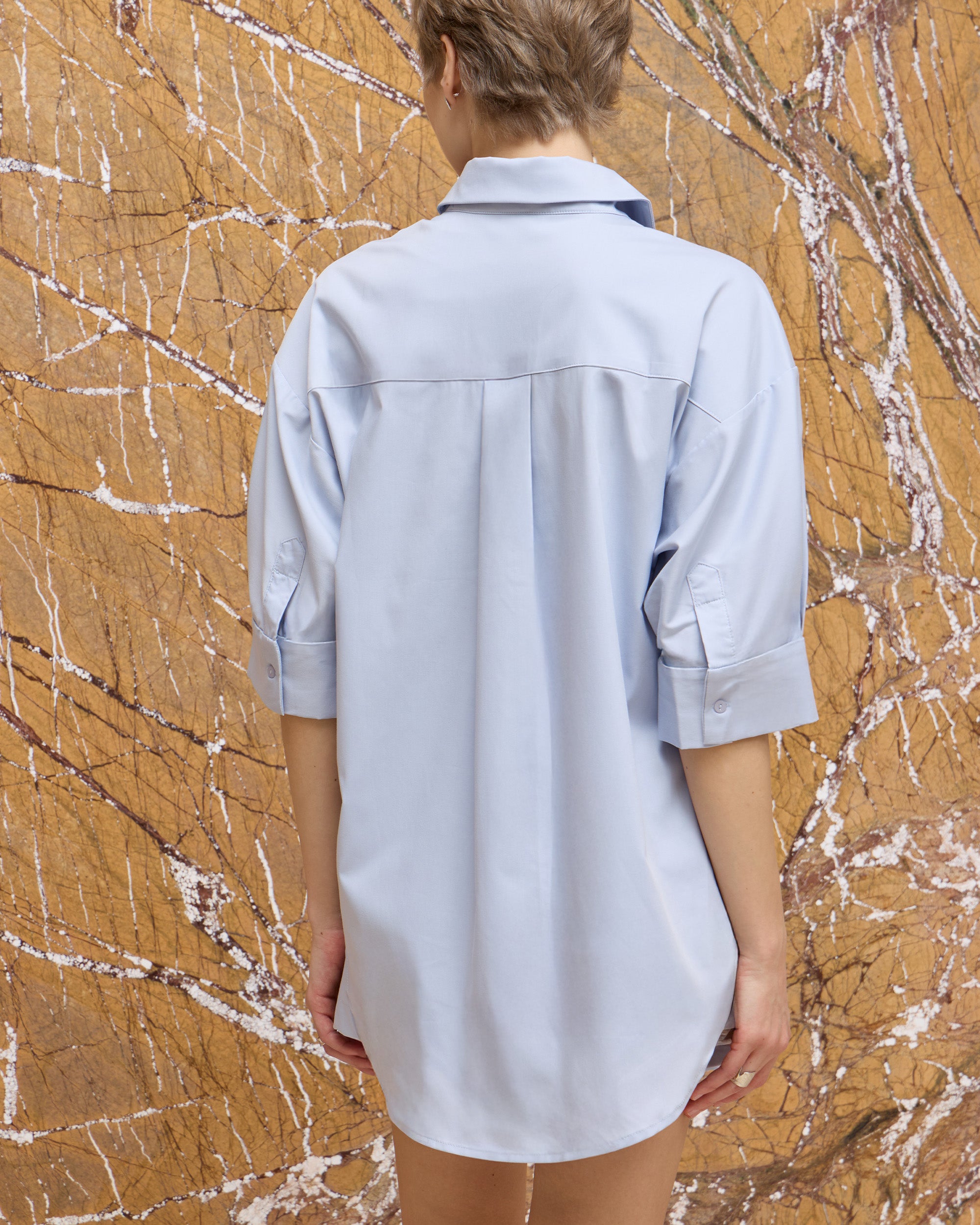 SHAPED ELBOW SLEEVE SHIRT