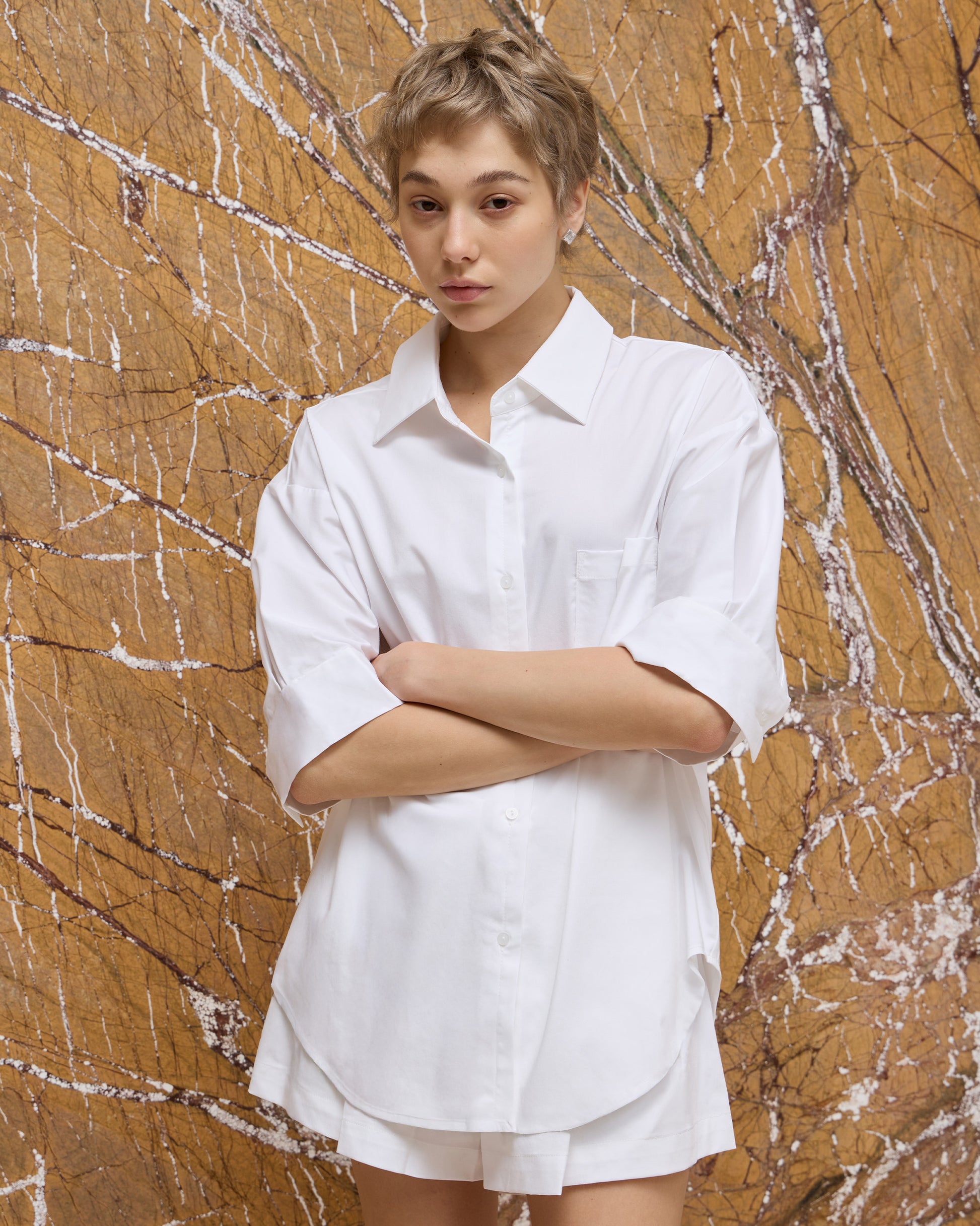 SHAPED ELBOW SLEEVE SHIRT