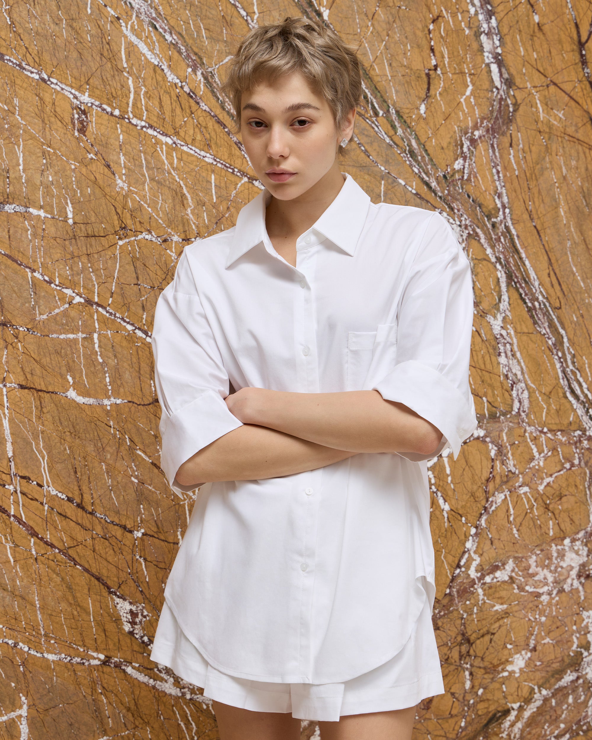 SHAPED ELBOW SLEEVE SHIRT