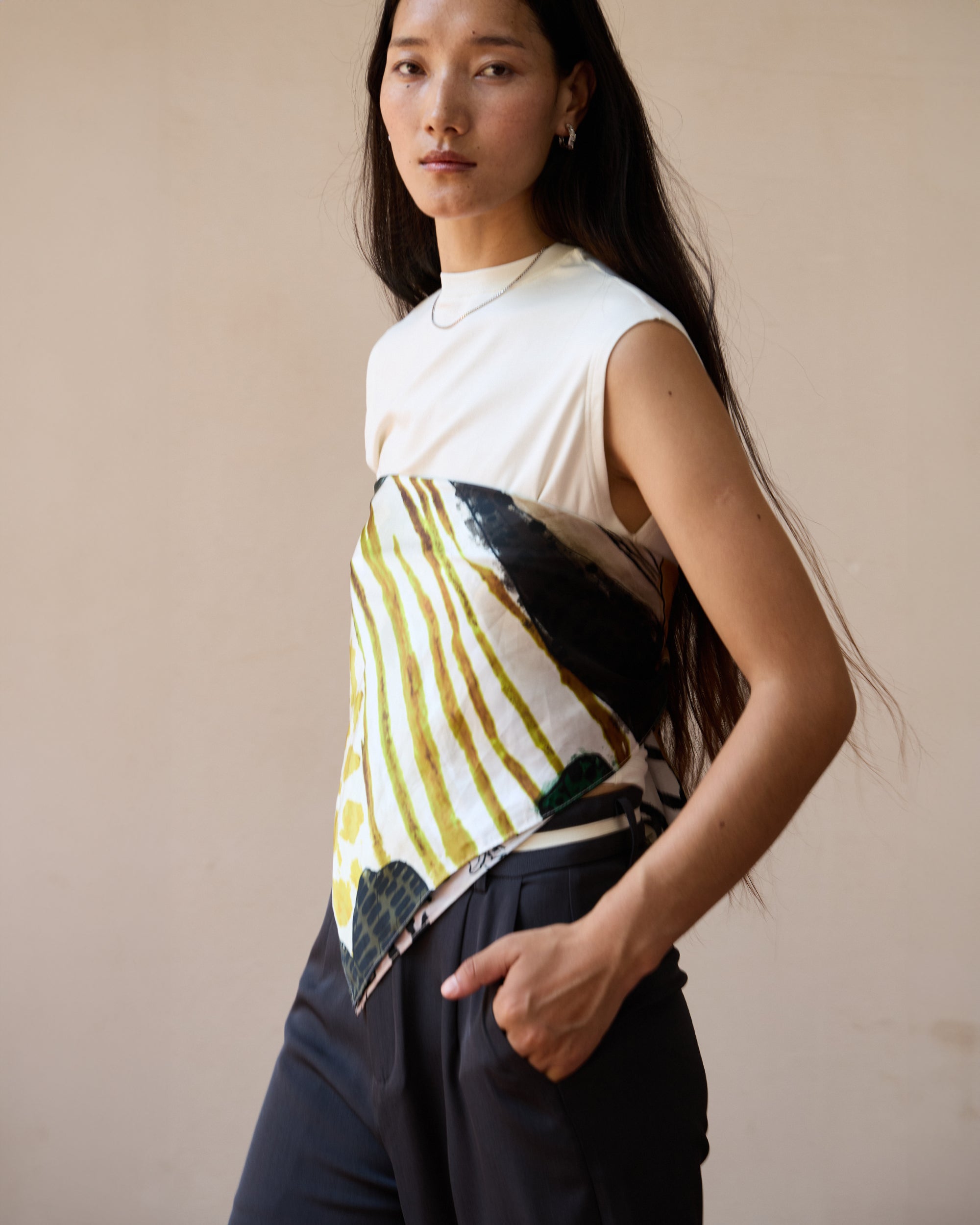 TWISTED TEE