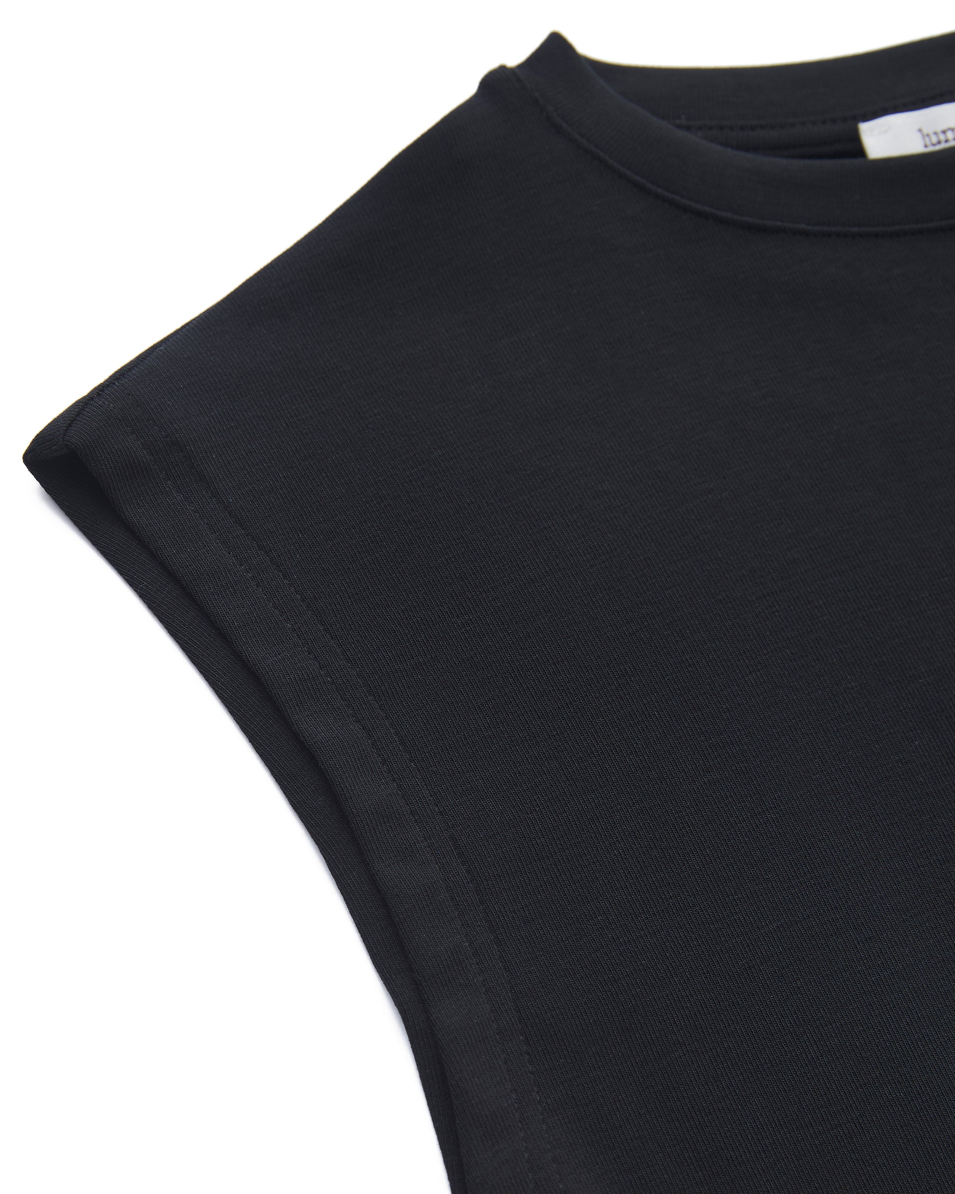 TWISTED TEE