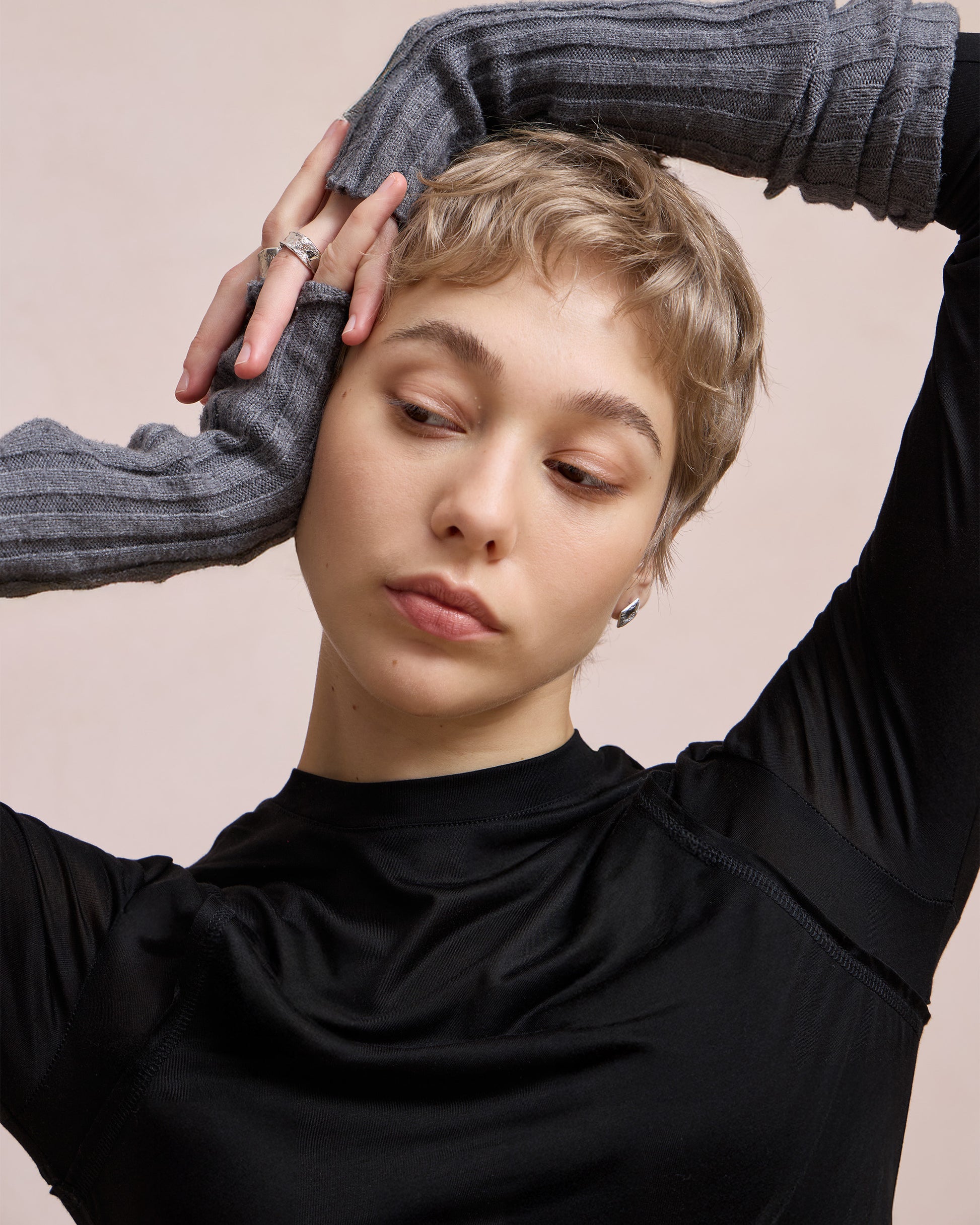 CUT-OUT SHOULDER BASE LAYER