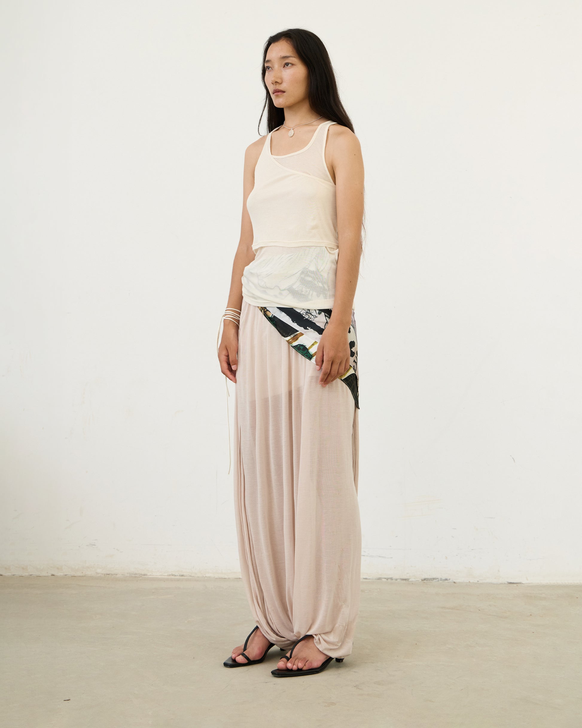 TILTED LAYERED TANK