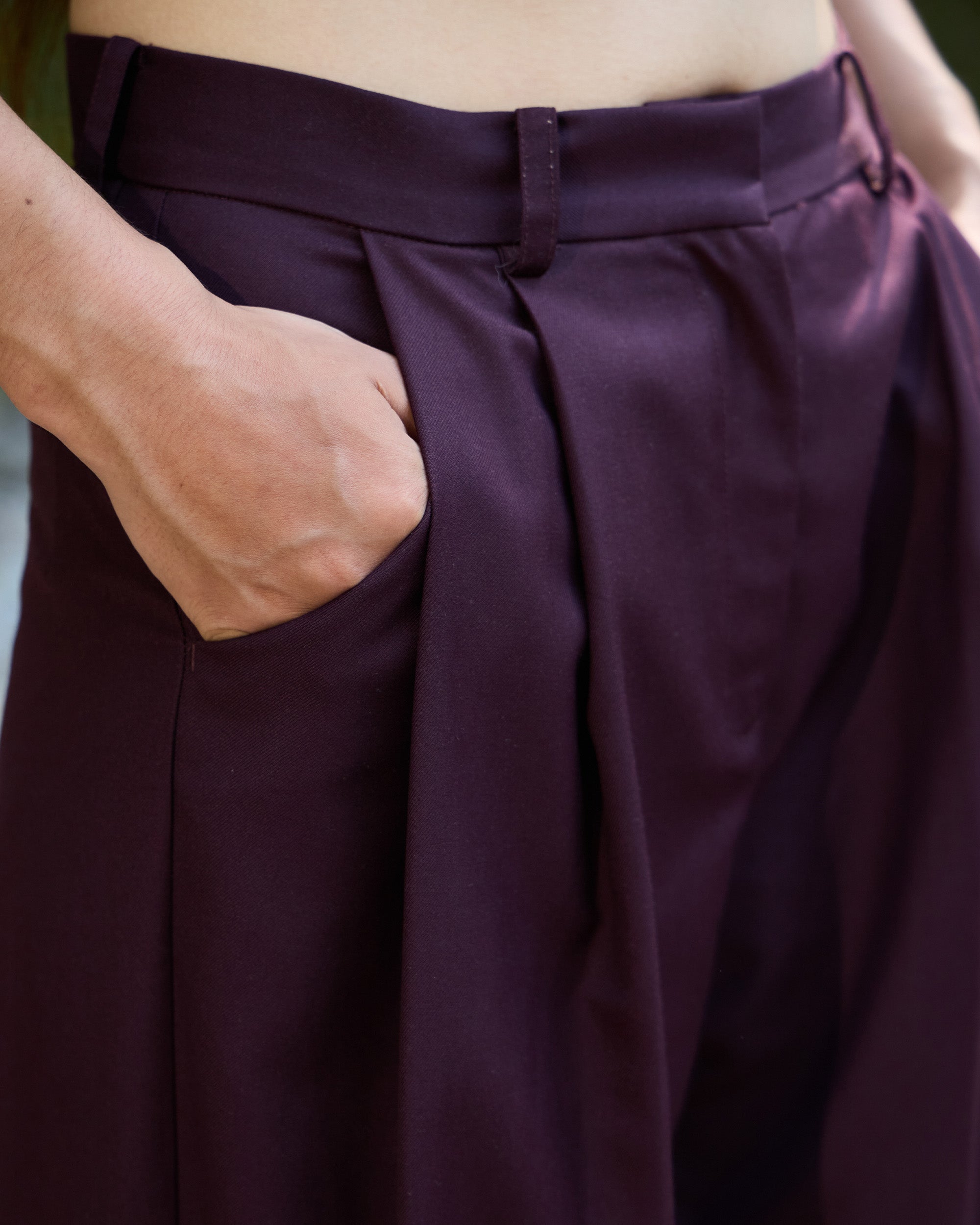 PLEATED WRINKLE-FREE PANTS