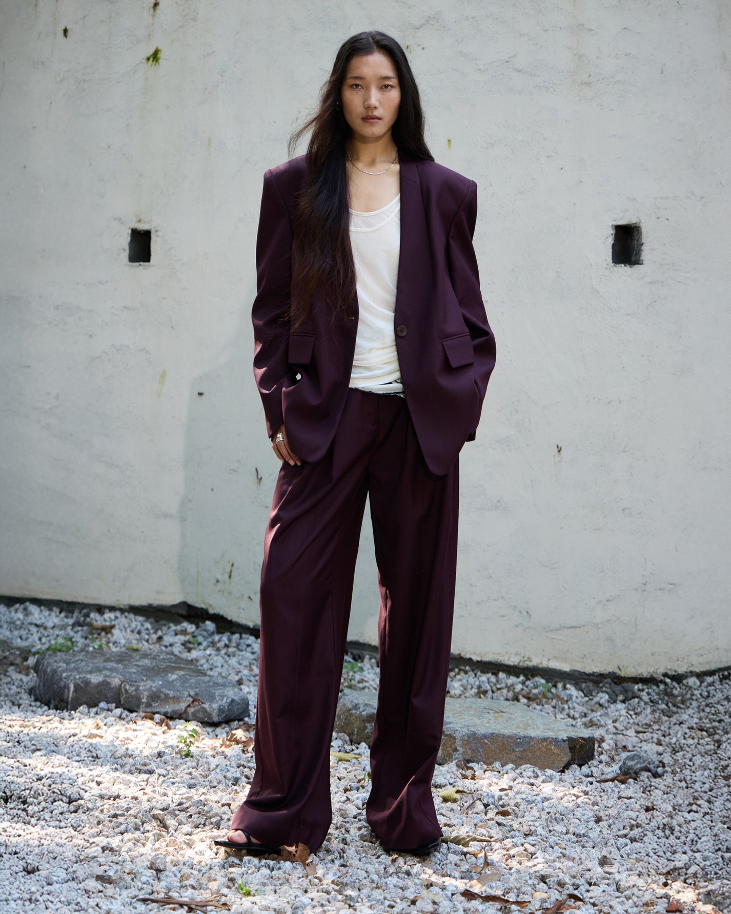 COLLARLESS SLANTED-VENT BLAZER