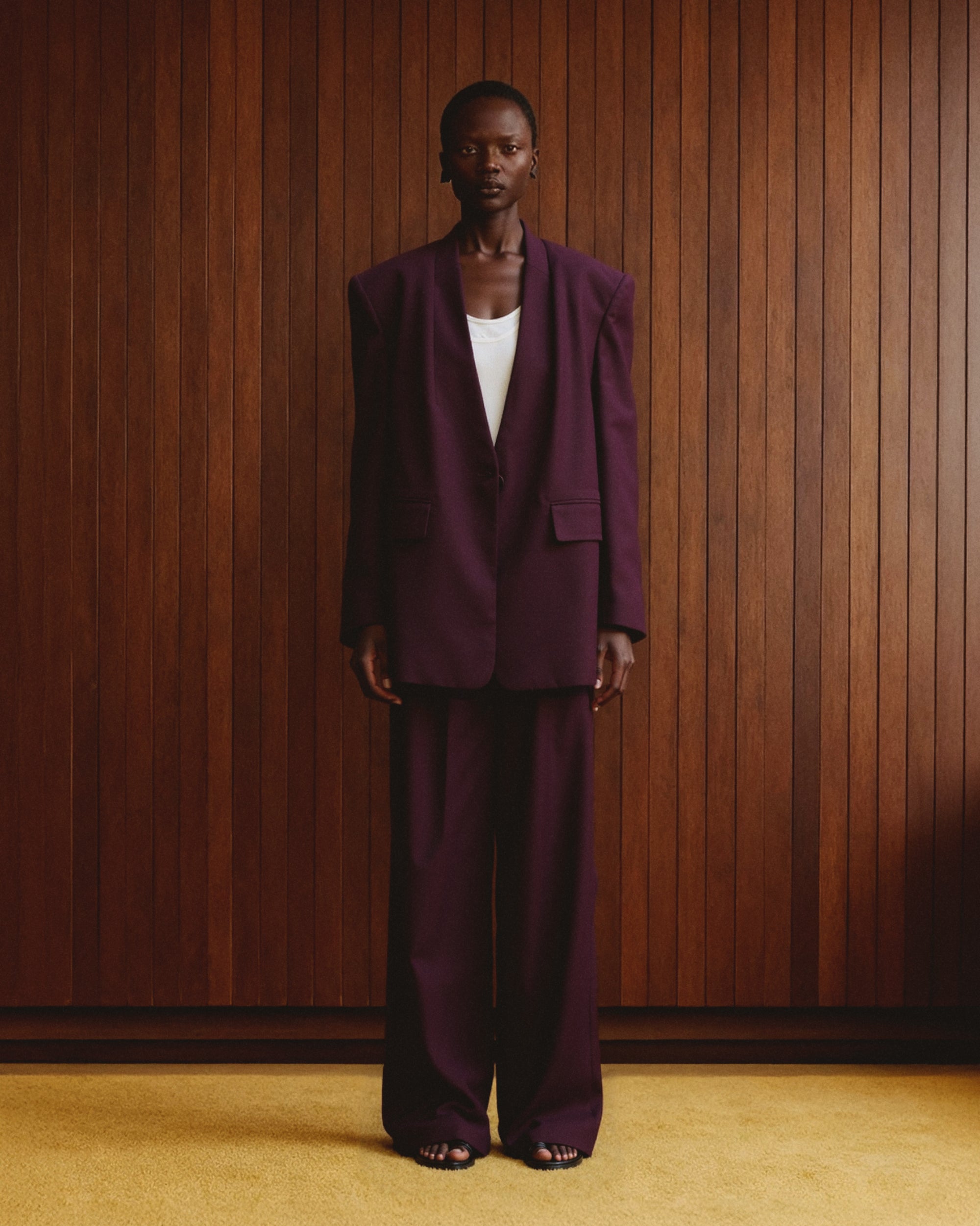 COLLARLESS SLANTED-VENT BLAZER