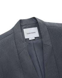 COLLARLESS SLANTED-VENT BLAZER