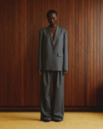 COLLARLESS SLANTED-VENT BLAZER