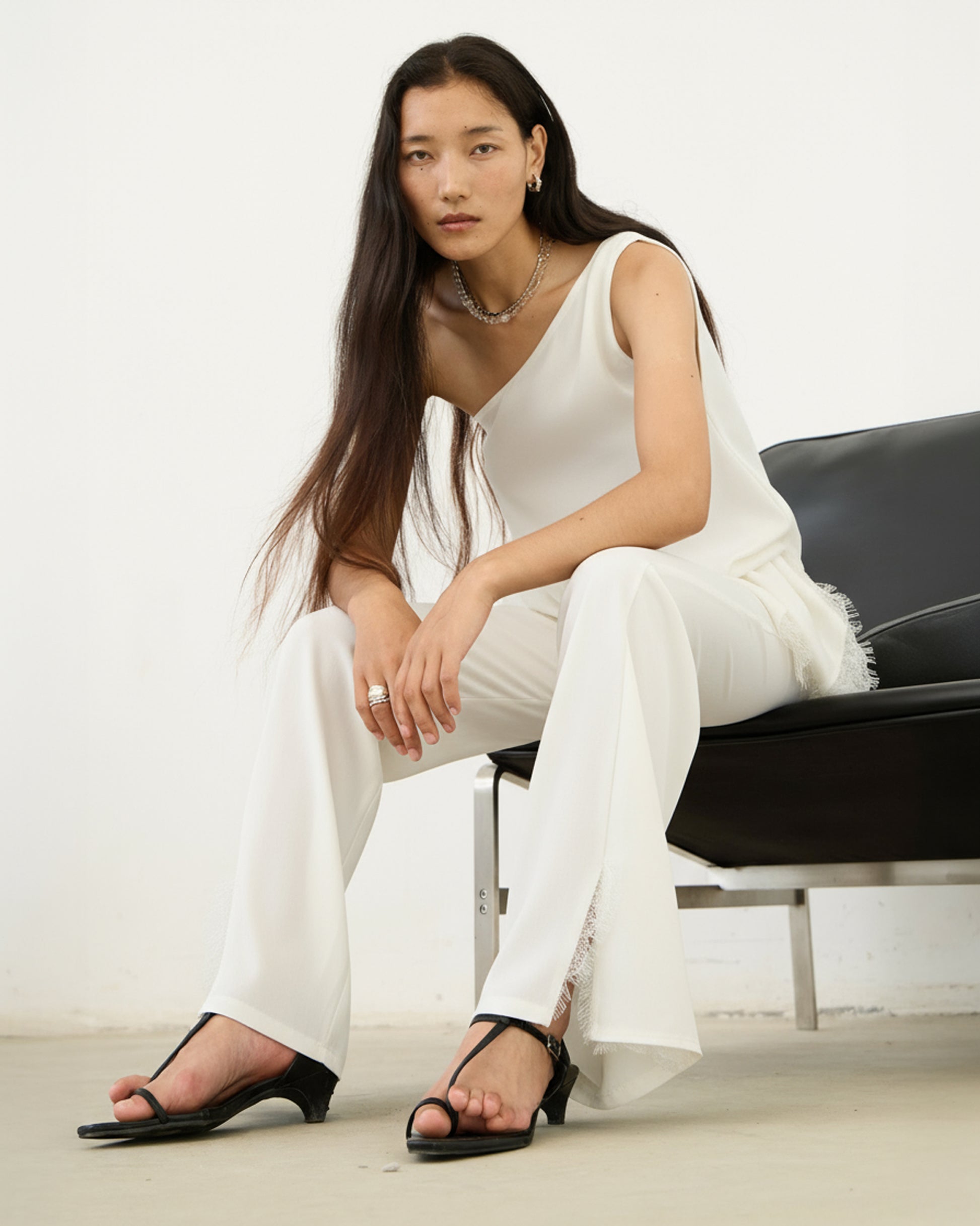 LACE ONE-SHOULDER TOP