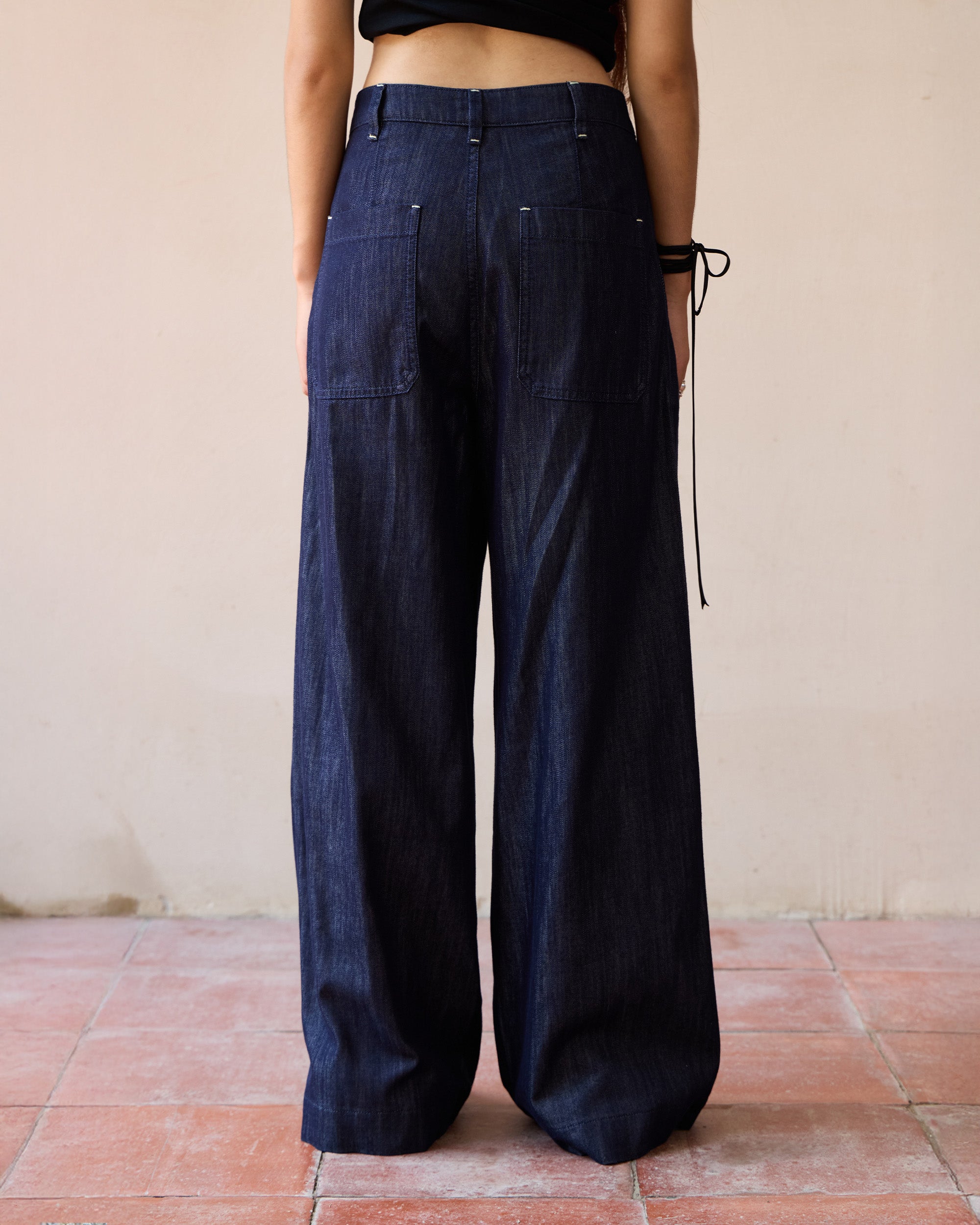DOUBLE PLEATS TENCEL JEANS