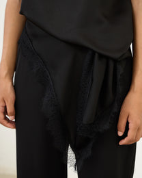 LACE ONE-SHOULDER TOP