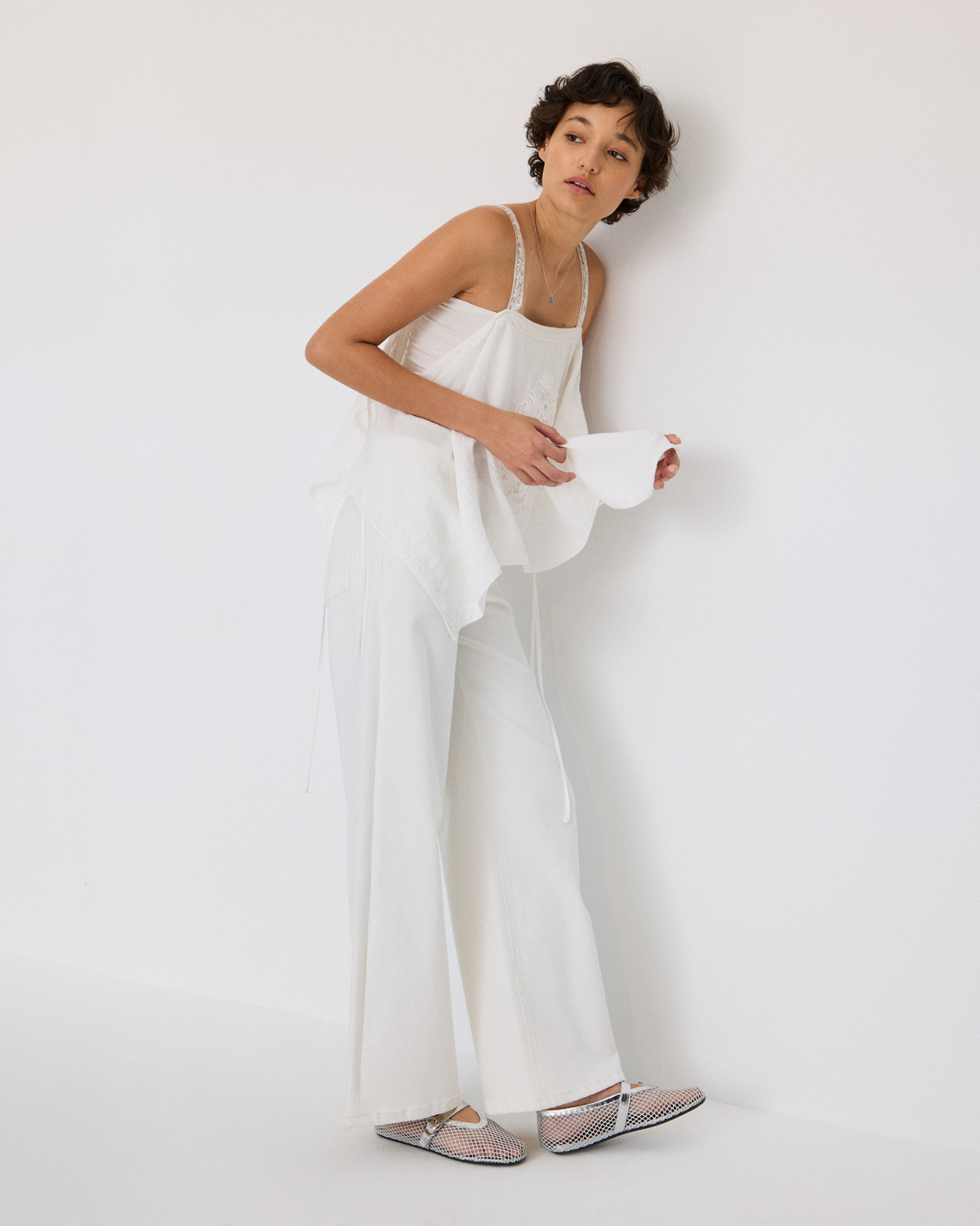 EMBROIDERED LACE HANDKERCHIEF CAMI
