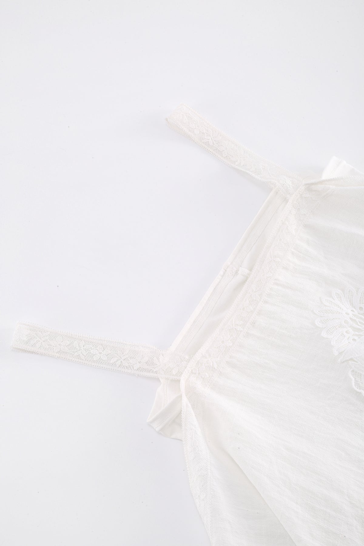 EMBROIDERED LACE HANDKERCHIEF CAMI