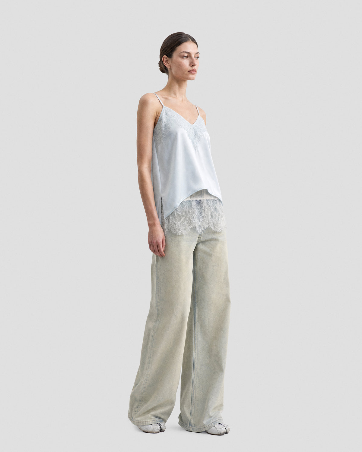 STRUCTURED FADED JEANS