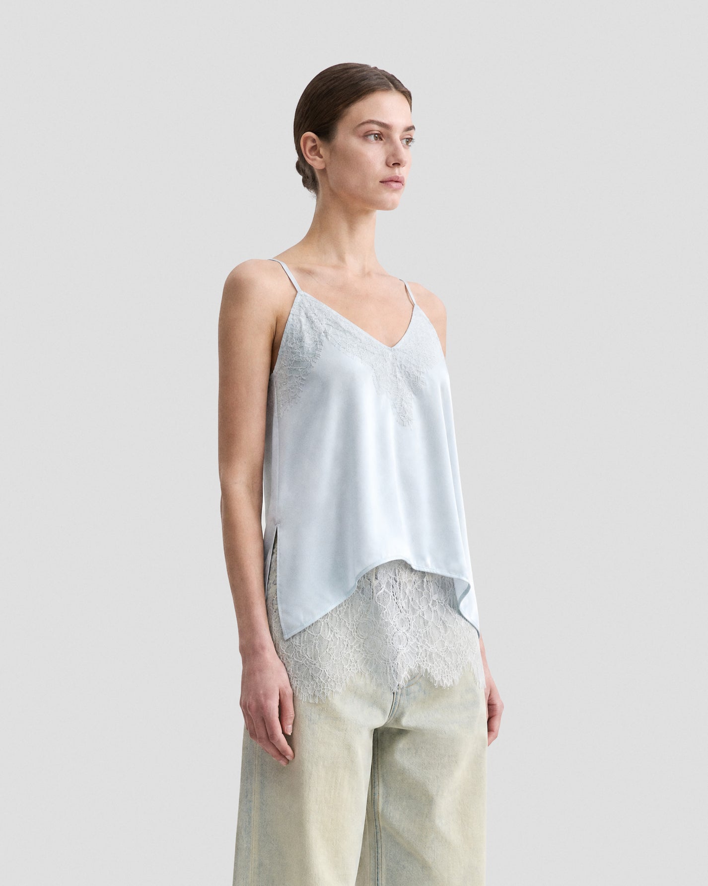 STRUCTURED FADED JEANS