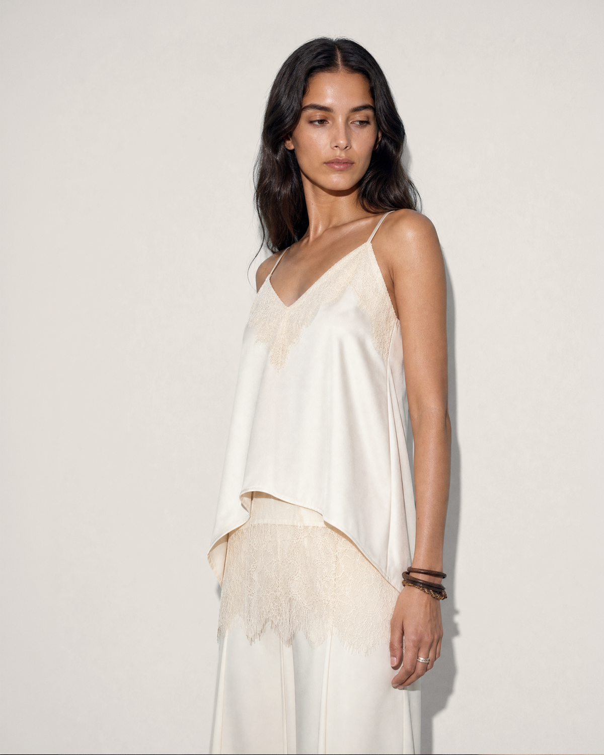 DOUBLE-LAYER FLARE LACE CAMISOLE
