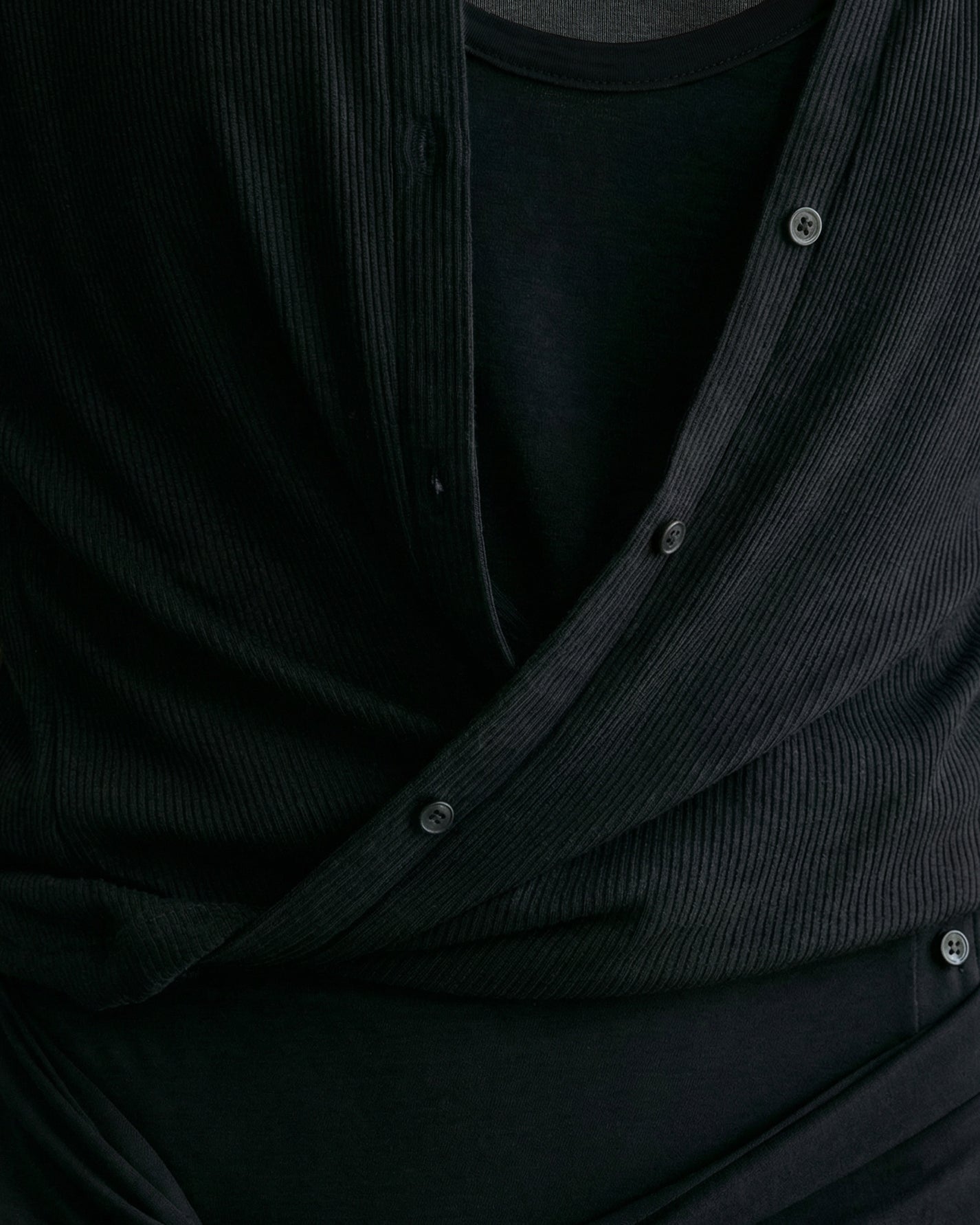 SHORT-SLEEVE RIBBED CARDIGAN