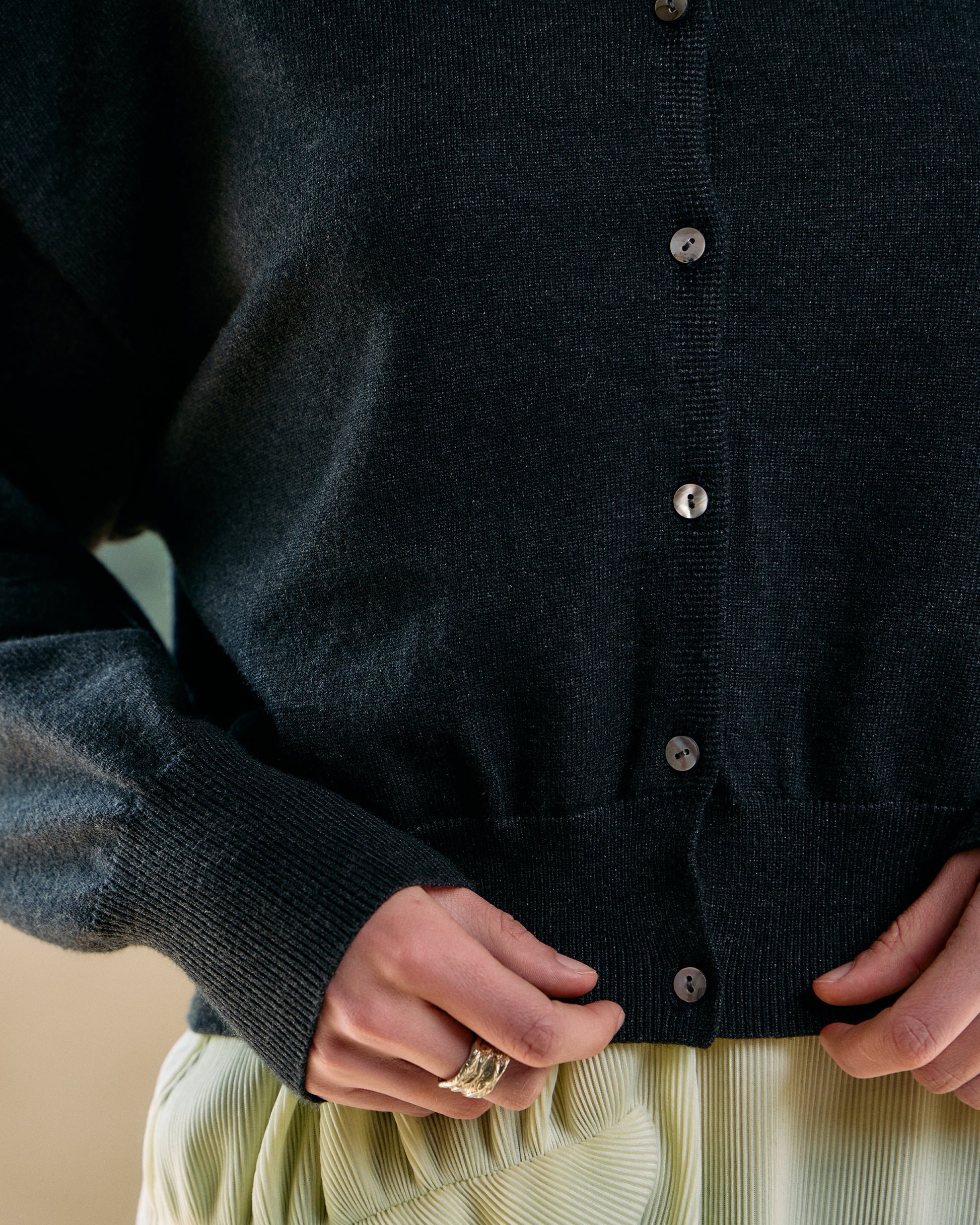 CROPPED TURTLENECK KNIT CARDIGAN