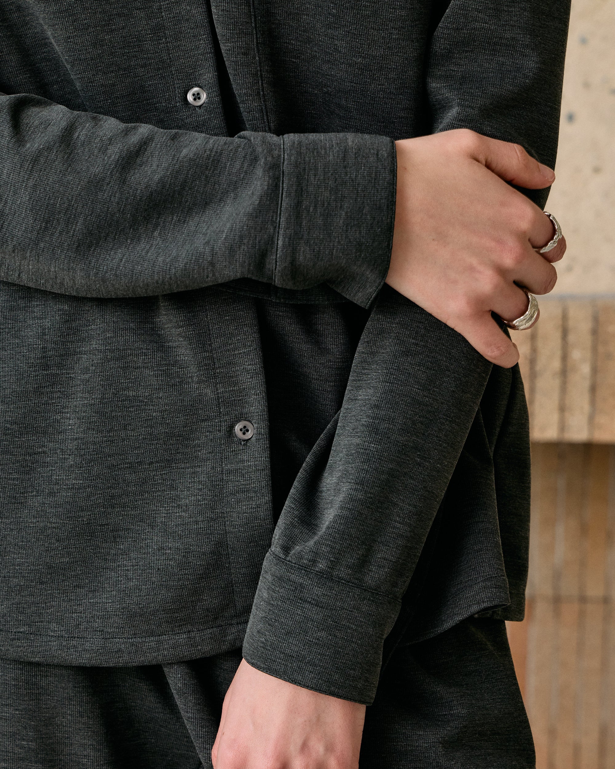 SLIM FIT KNIT SHIRT