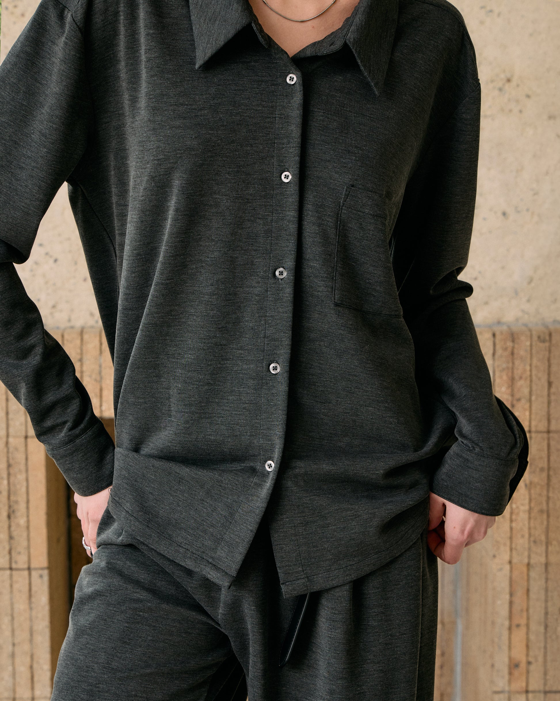 SLIM FIT KNIT SHIRT