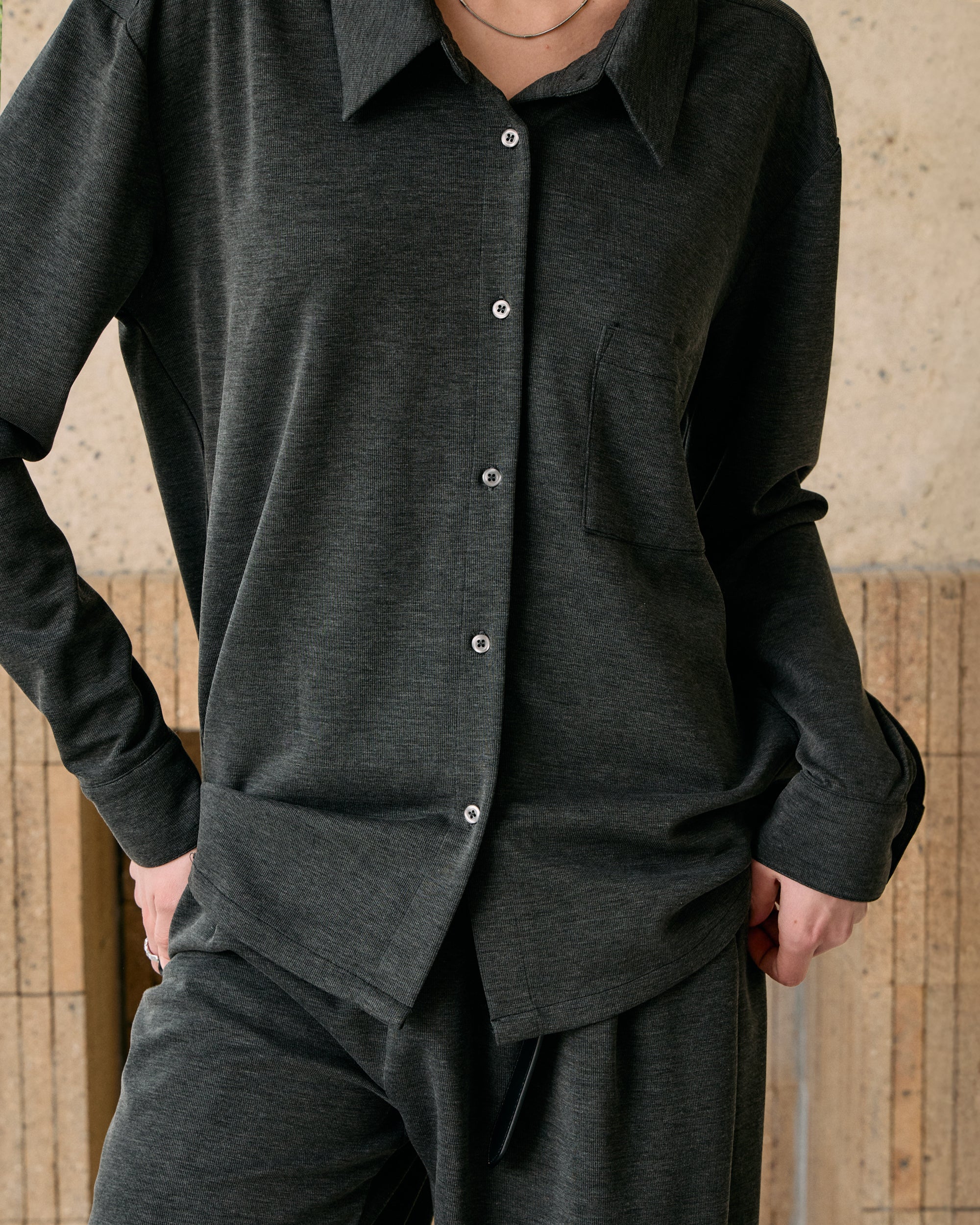 SLIM FIT KNIT SHIRT