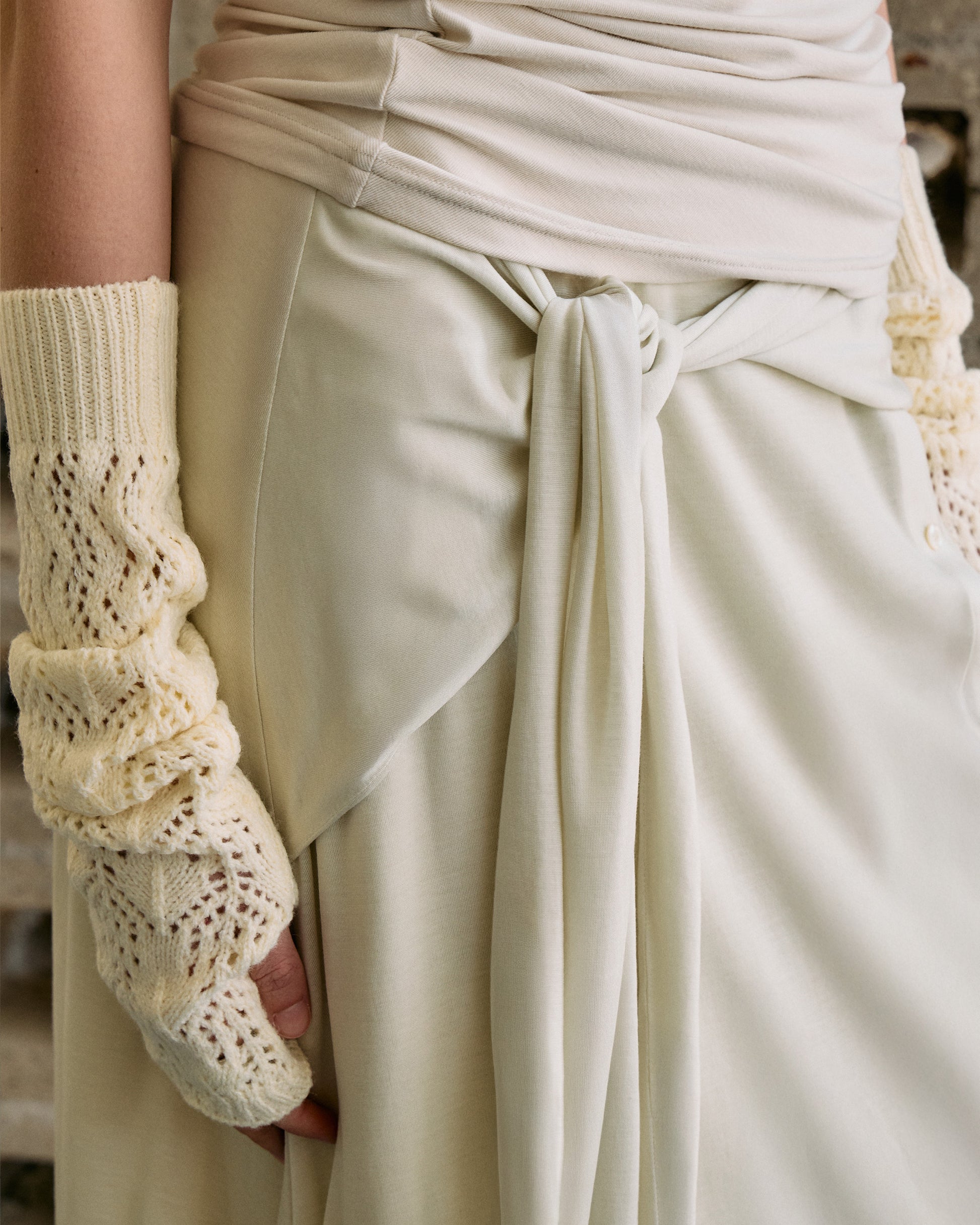 TWO-TONE VARIATION TIE SKIRT