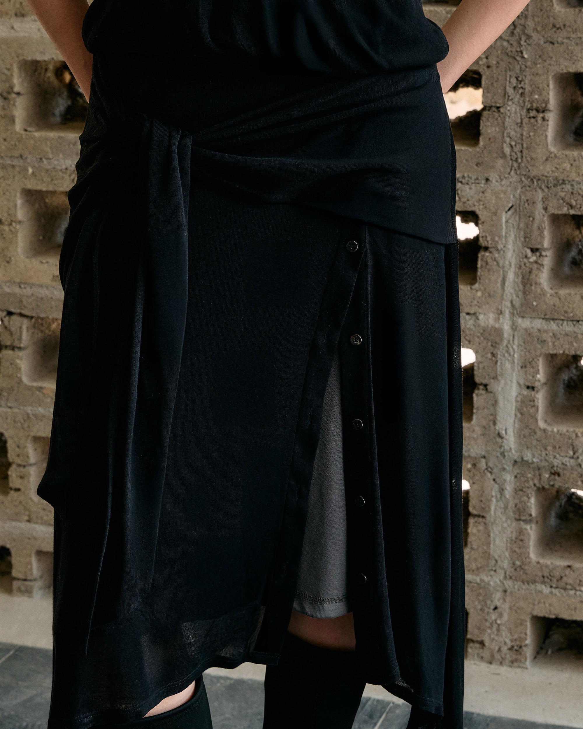 TWO-TONE VARIATION TIE SKIRT