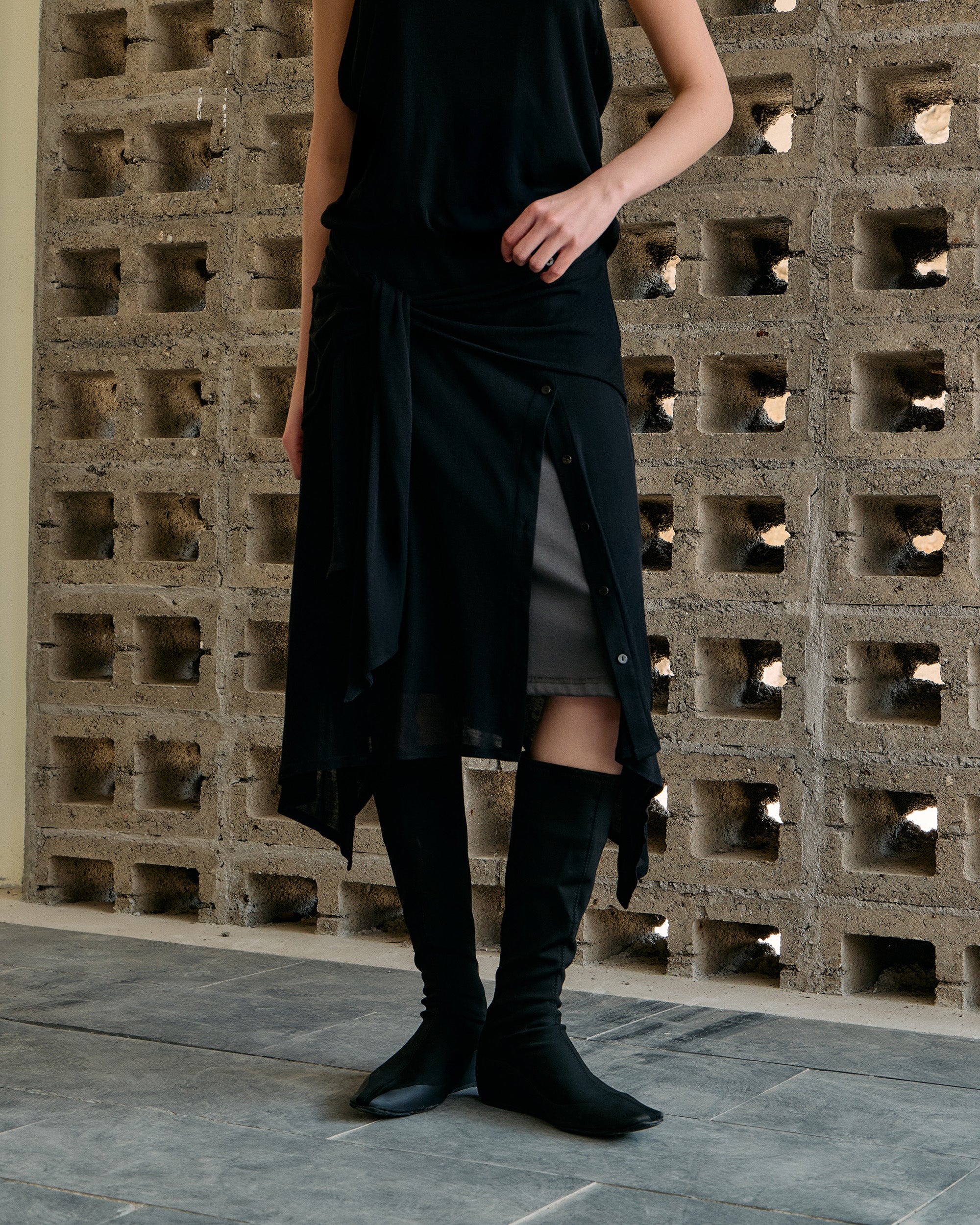 TWO-TONE VARIATION TIE SKIRT