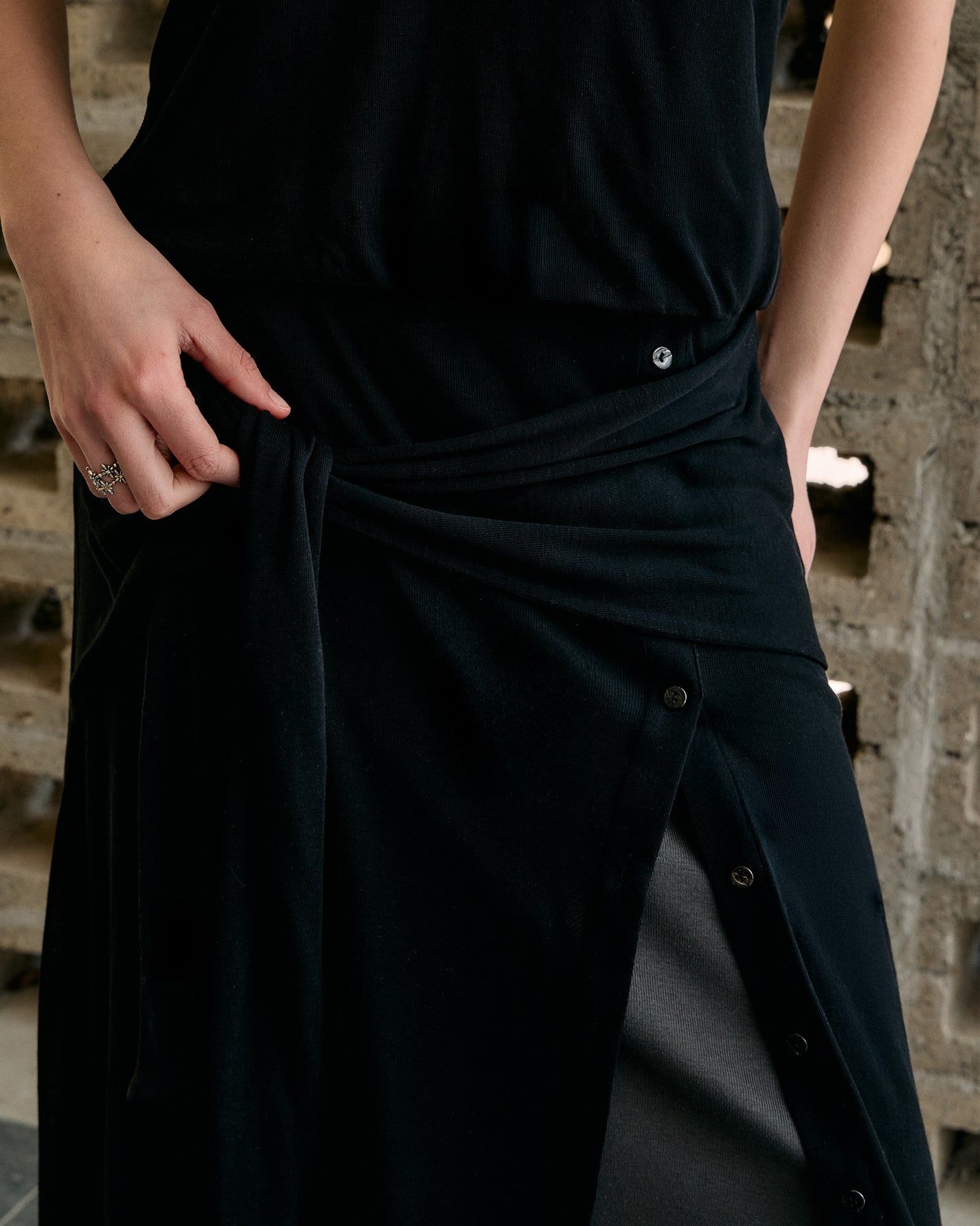 TWO-TONE VARIATION TIE SKIRT
