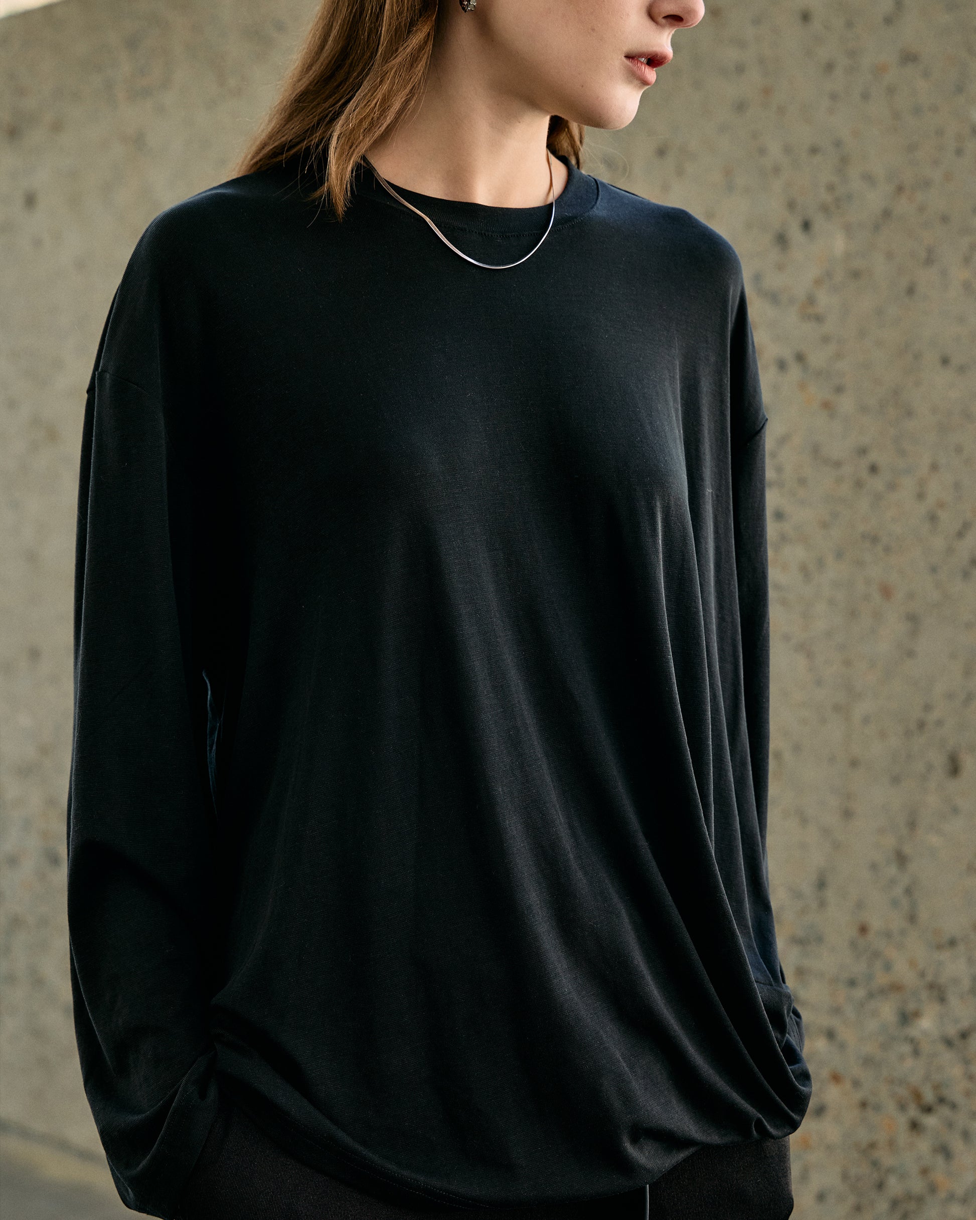 TWIST HEM LONG SLEEVE TEE