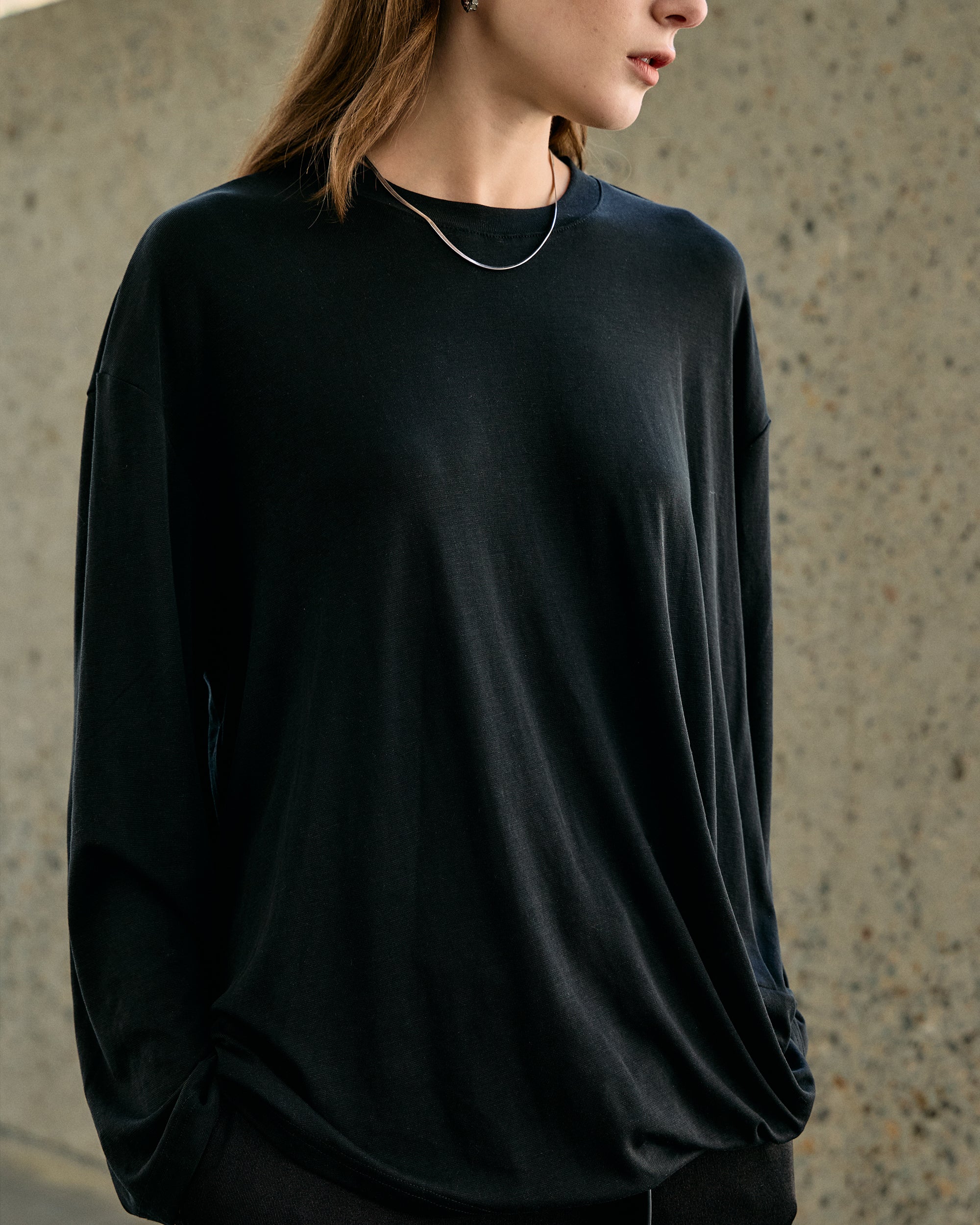 TWIST HEM LONG SLEEVE TEE