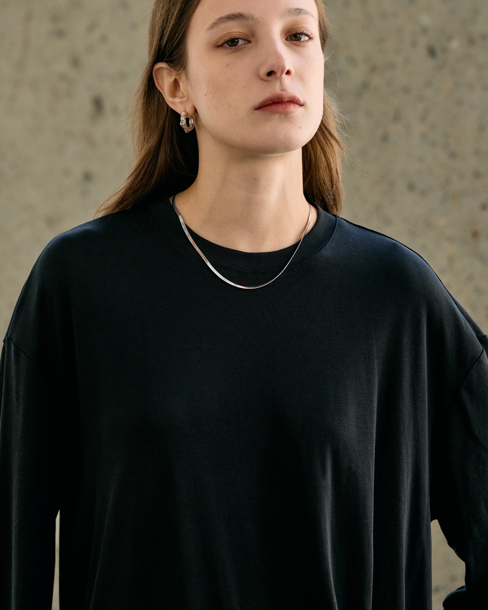 TWIST HEM LONG SLEEVE TEE