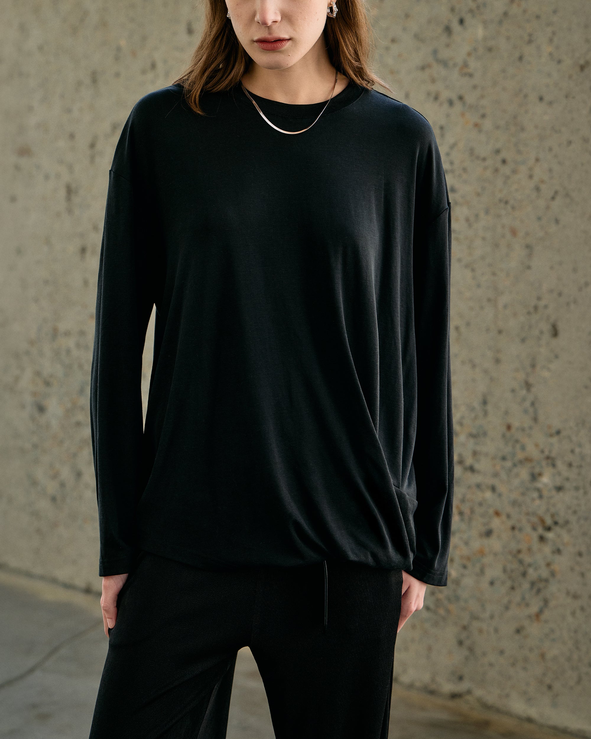 TWIST HEM LONG SLEEVE TEE