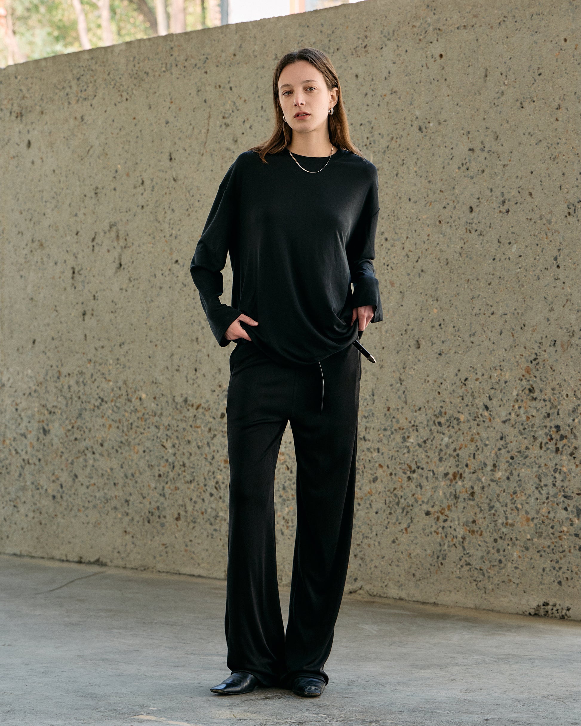 TWIST HEM LONG SLEEVE TEE